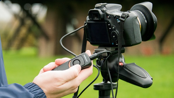 El disparador remoto de una cámara de fotos