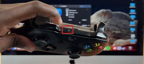 Bluetooth button on Xbox controller