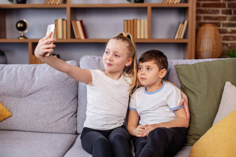 Los riesgos de las videollamadas con extraños para niños