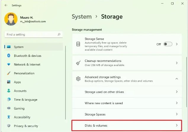 Choose the ‘Advanced Storage Settings’ tab under ‘Storage Management’ and choose ‘Disks and Volumes.’