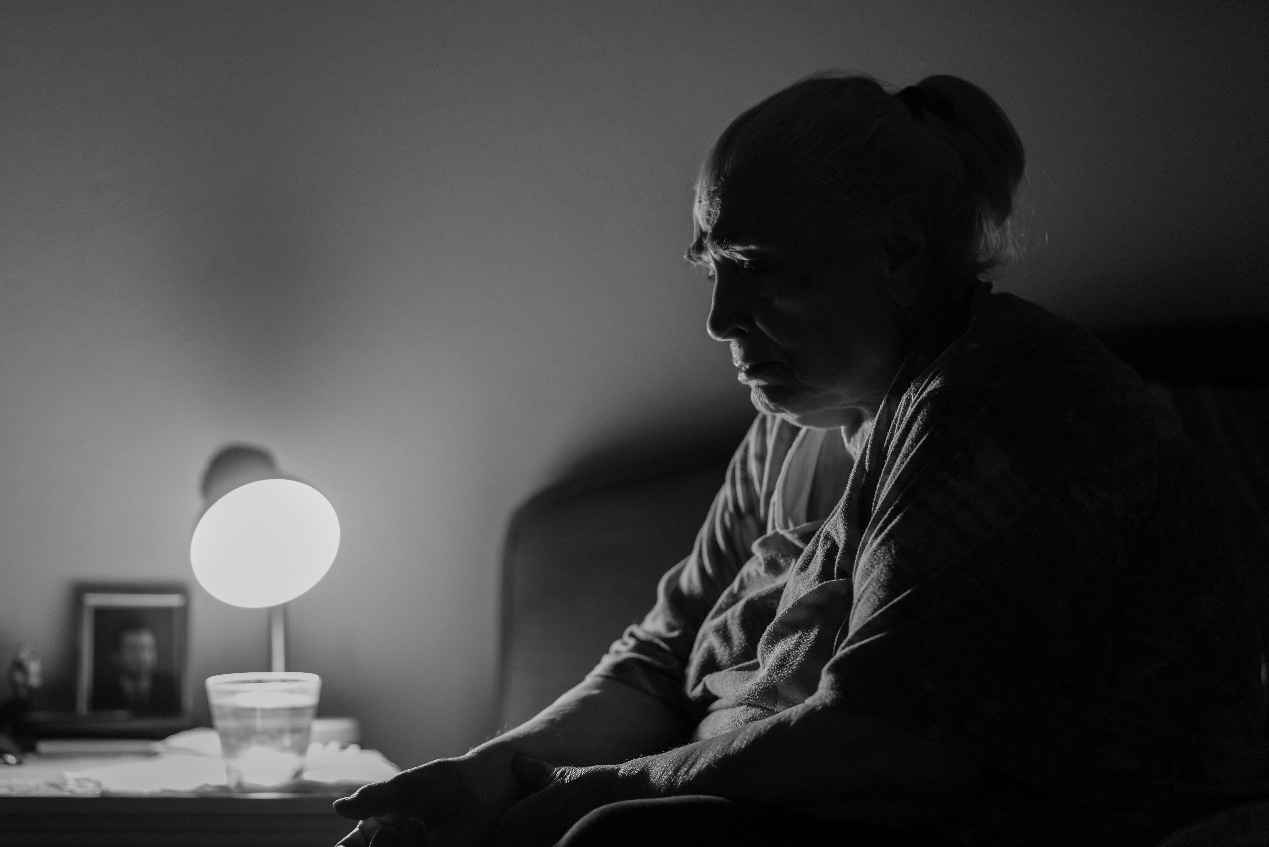 protéger une personne âgée